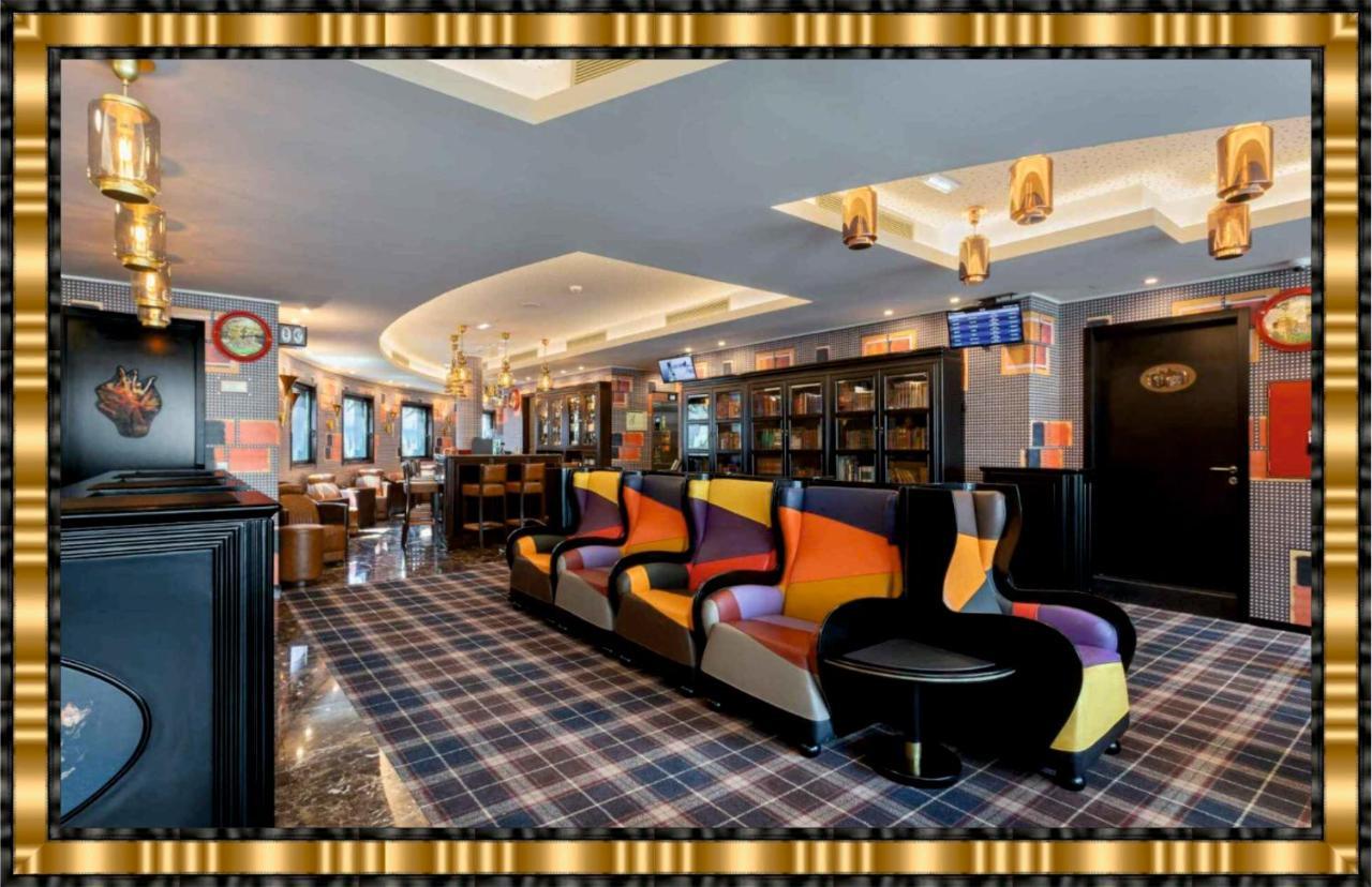 Hotel Jaguar Oporto - Airport To Hotel And City Center And Vice-Versa Is A Free And Continuous Shuttle Service From 7Am To 8Pm エクステリア 写真